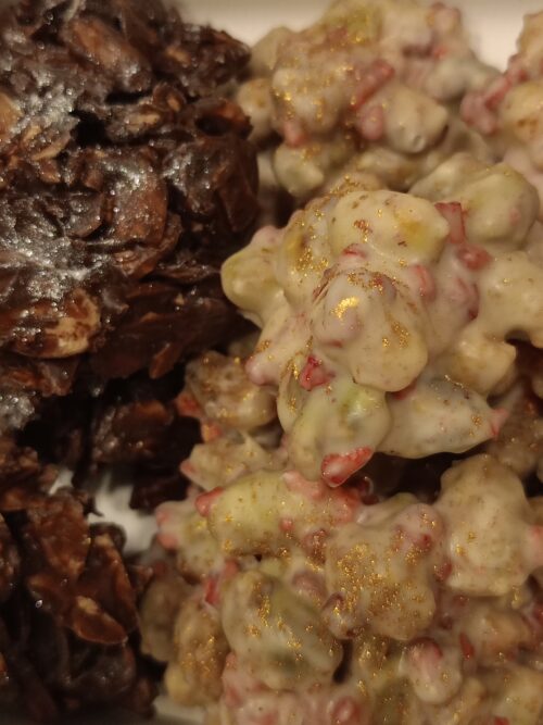 Rocas de almendra(v) y pistacho